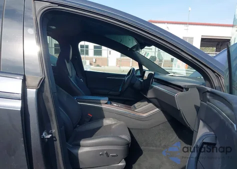 2024 Tesla Model X Long Range z USA, uszkodzony, nr VIN 7SAXCDE57RF458752